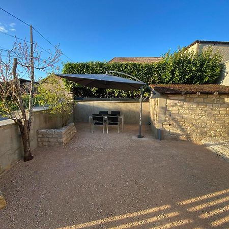 Montbellet Petite Maison En Pierre Au Calme Avec Exterieur מראה חיצוני תמונה