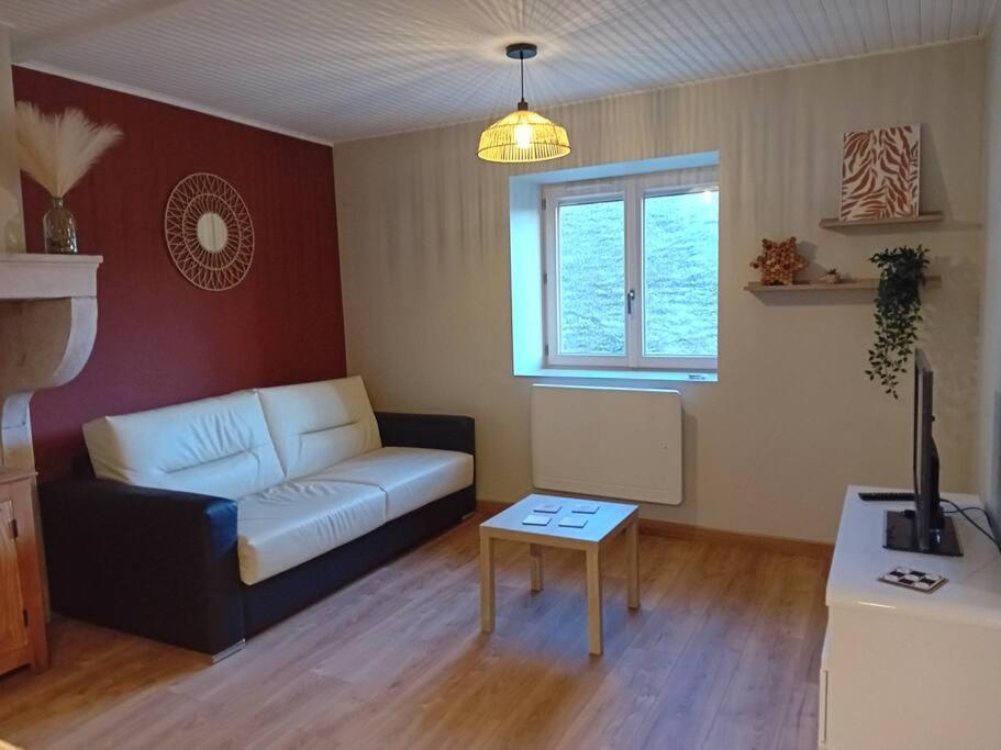 Montbellet Petite Maison En Pierre Au Calme Avec Exterieur מראה חיצוני תמונה